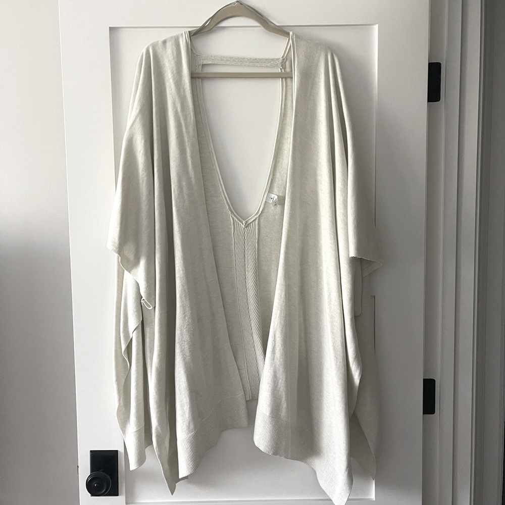 Lululemon cardigan / wrap, one size, big V cut on the back, great condition